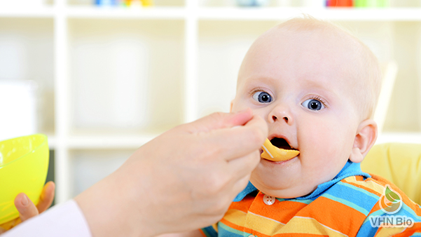 Trẻ 6 tháng tuổi ăn dặm gì để tăng cân?
